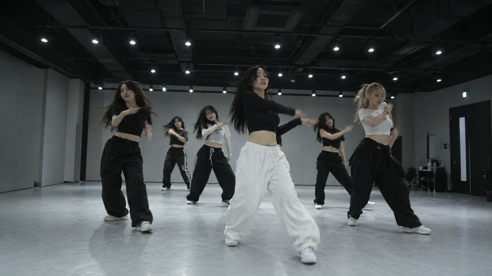 Group-livestream rehearsal and choreography